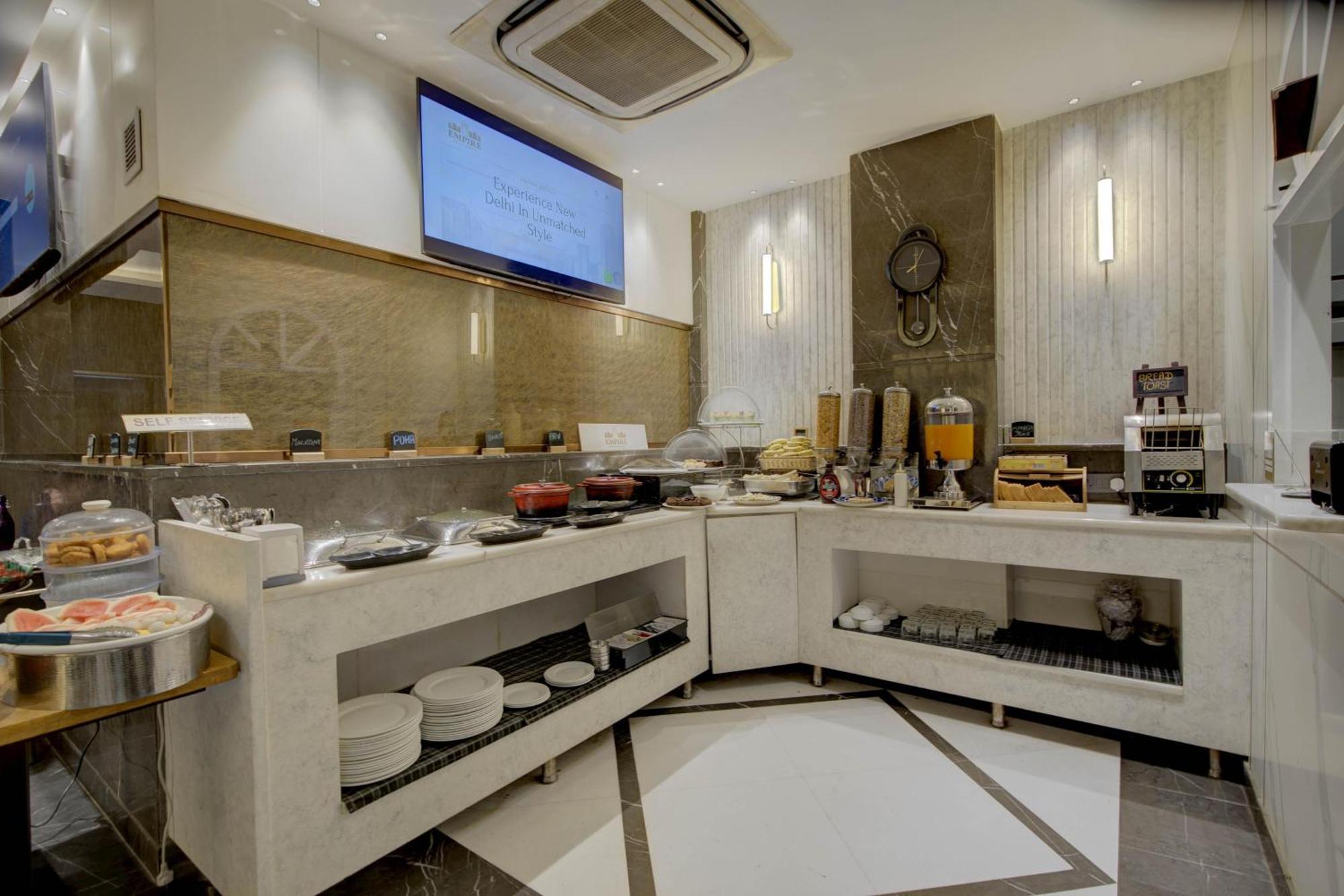 Empire Platinum Suites Нью-Дели Экстерьер фото